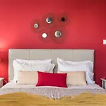 B-Around, Residence
